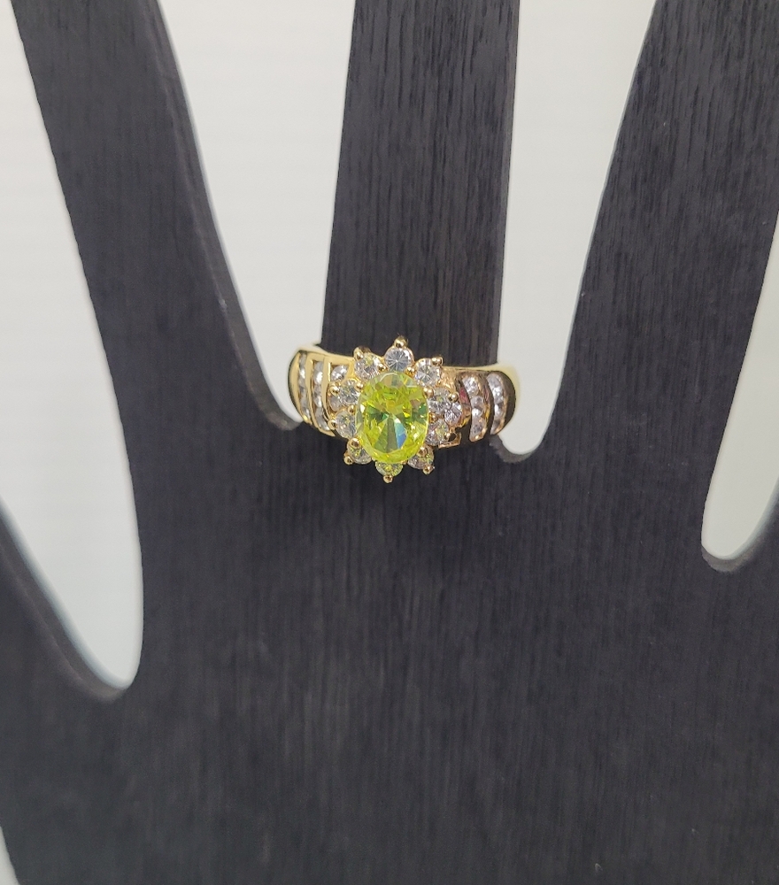 Round cut Peridot and CZ Goldtone Ring 7.75